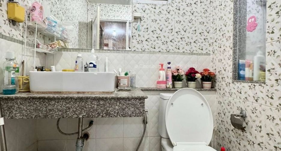 For rent and for sale 4 bedrooms house in Si Racha, Chonburi
