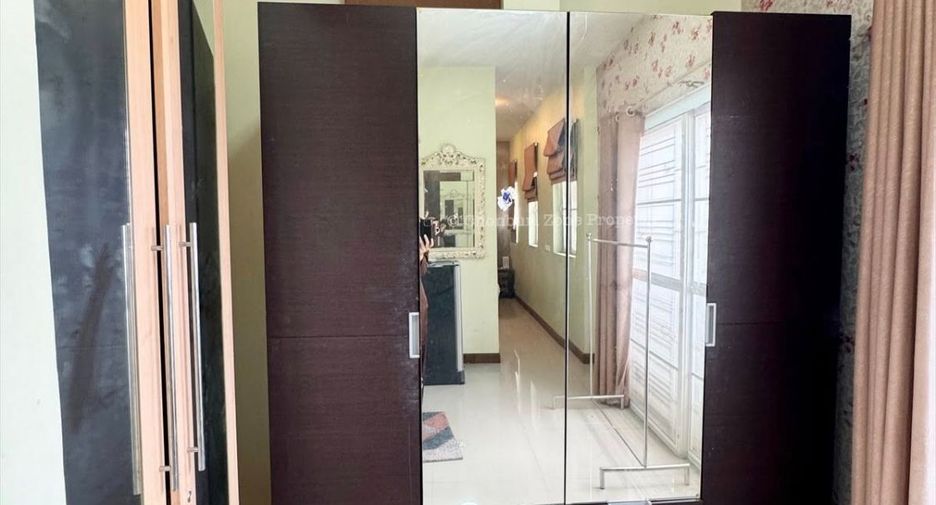 For rent and for sale 4 bedrooms house in Si Racha, Chonburi