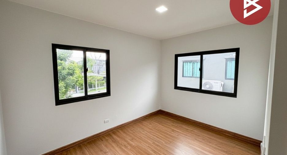 For sale 3 bedrooms house in Nakhon Chai Si, Nakhon Pathom