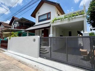 出租 3 卧室 独立屋 在 Si Racha, Chon Buri