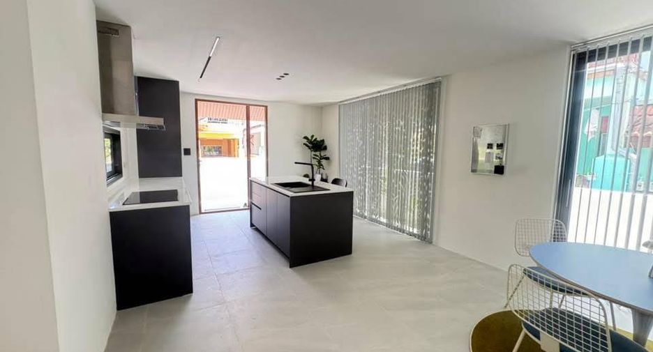 Haus zur Miete mit 3 Zimmer in Si Racha, Chonburi
