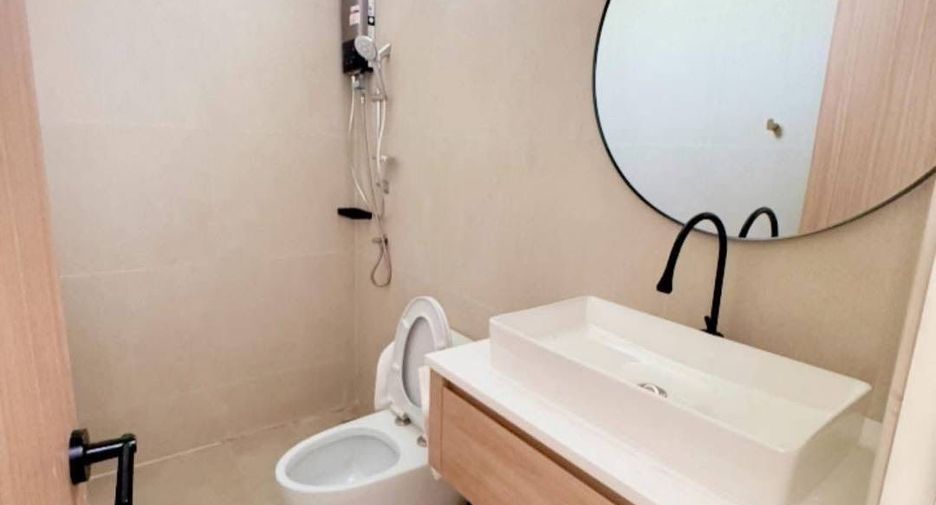 Haus zur Miete mit 3 Zimmer in Si Racha, Chonburi