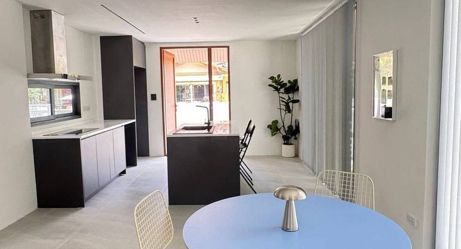 Haus zur Miete mit 3 Zimmer in Si Racha, Chonburi