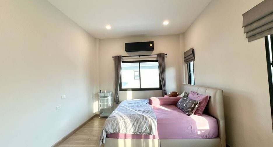 For rent and for sale 4 bedrooms house in Si Racha, Chonburi
