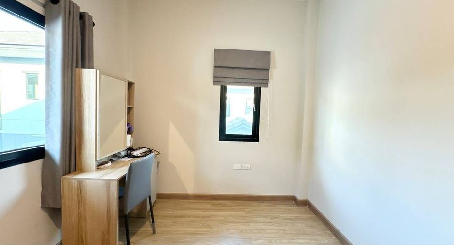 For rent and for sale 4 bedrooms house in Si Racha, Chonburi