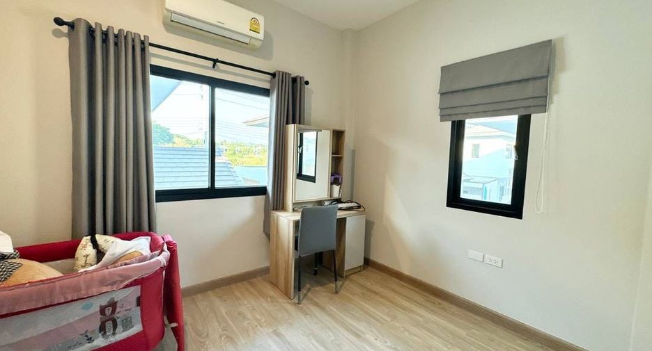 For rent and for sale 4 bedrooms house in Si Racha, Chonburi