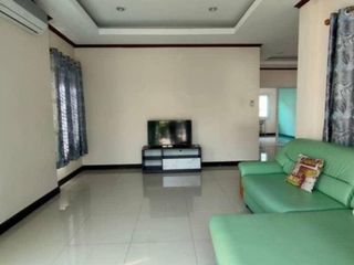 出租 3 卧室 独立屋 在 Si Racha, Chon Buri
