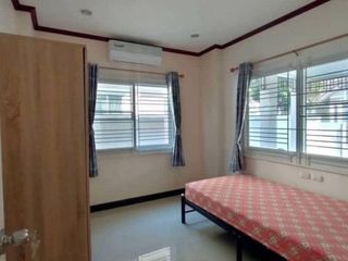 出租 3 卧室 独立屋 在 Si Racha, Chon Buri