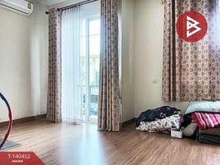Casa adosada en venta de 4 habitaciones en Prawet, Bangkok