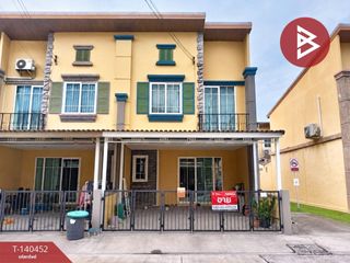 Casa adosada en venta de 4 habitaciones en Prawet, Bangkok