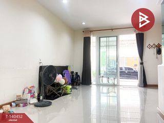 Casa adosada en venta de 4 habitaciones en Prawet, Bangkok