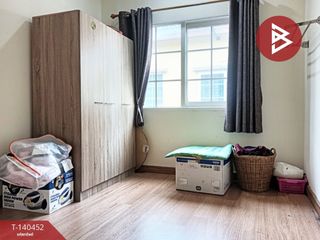 Casa adosada en venta de 4 habitaciones en Prawet, Bangkok