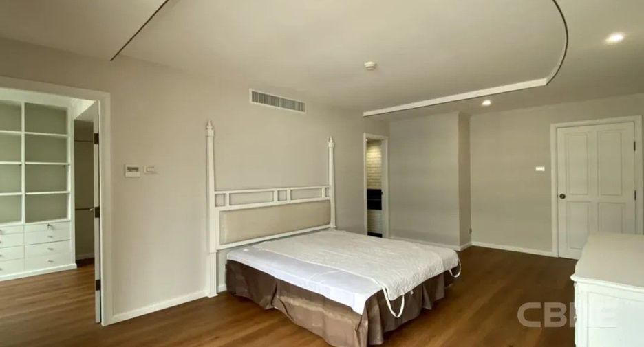 For sale 3 bedrooms condo in Pathum Wan, Bangkok