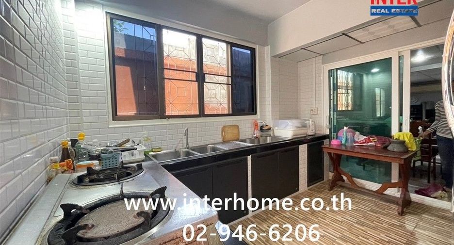 For sale 3 bedrooms house in Don Mueang, Bangkok