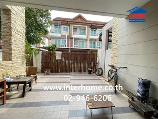 Casa adosada en venta de 3 habitaciones en Thung Khru, Bangkok