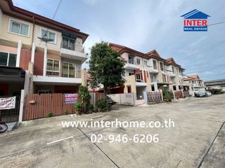 Casa adosada en venta de 3 habitaciones en Thung Khru, Bangkok