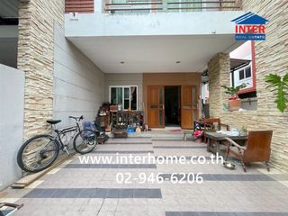 Casa adosada en venta de 3 habitaciones en Thung Khru, Bangkok