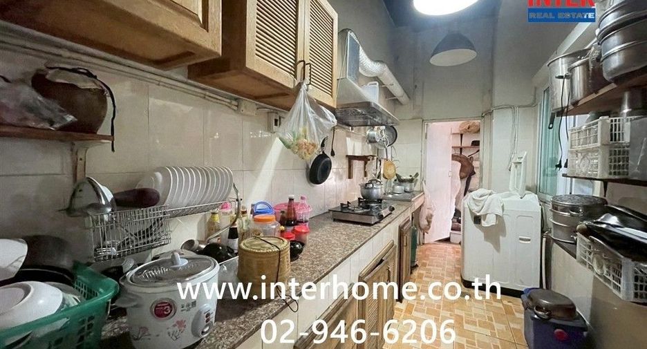 Casa adosada en venta de 3 habitaciones en Thung Khru, Bangkok