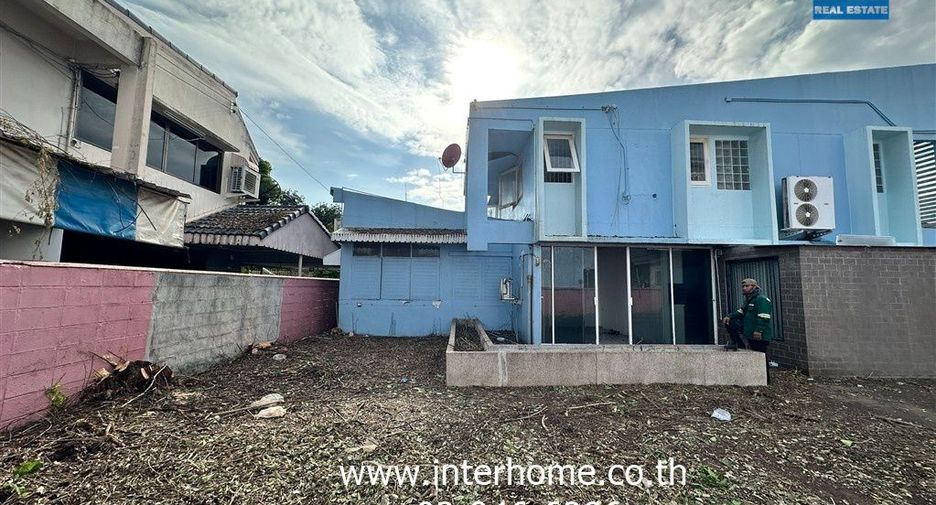 For sale 4 bedrooms house in Lak Si, Bangkok