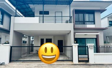 Casa en alquiler de 3 habitaciones en Si Racha, Chonburi