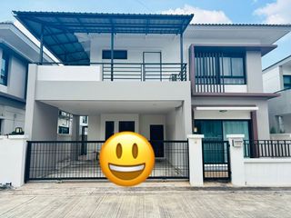 À louer 3 chambres maison à Si Racha, Chonburi