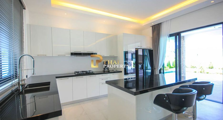 For sale 4 bedrooms villa in Hua Hin, Prachuap Khiri Khan