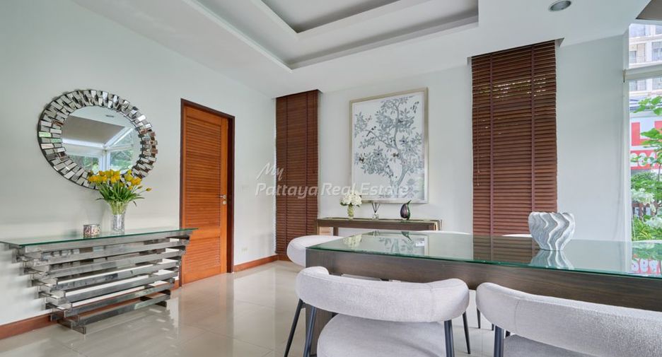 For sale 4 bedrooms house in Sattahip, Chonburi