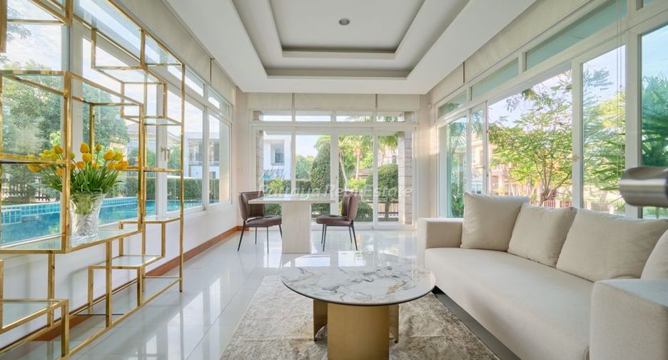 For sale 4 bedrooms house in Sattahip, Chonburi