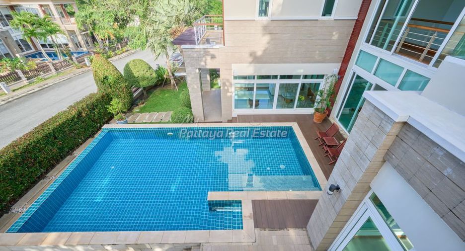 For sale 4 bedrooms house in Sattahip, Chonburi