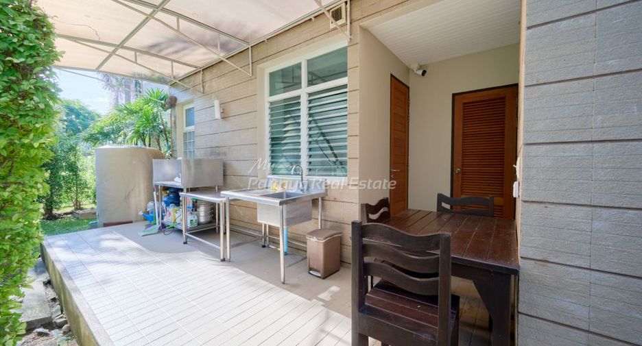 For sale 4 bedrooms house in Sattahip, Chonburi