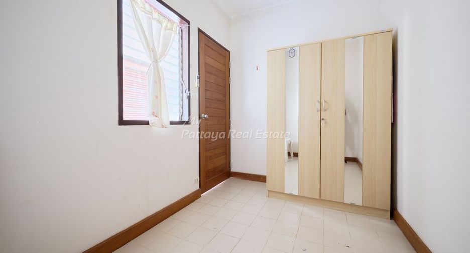 For sale 4 bedrooms house in Sattahip, Chonburi