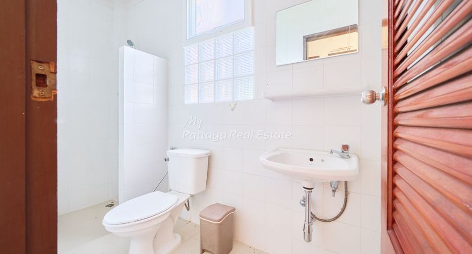 For sale 4 bedrooms house in Sattahip, Chonburi