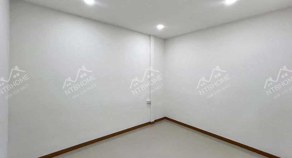 For sale 3 bedrooms townhouse in Mueang Nonthaburi, Nonthaburi