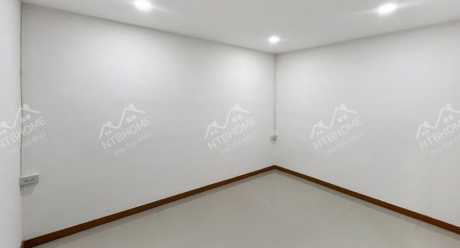 For sale 3 bedrooms townhouse in Mueang Nonthaburi, Nonthaburi