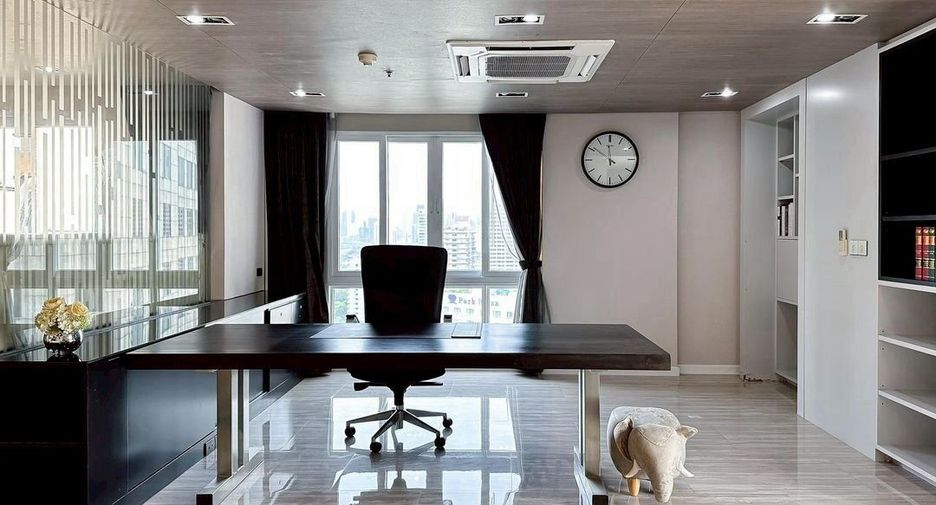 For rent and for sale 3 bedrooms condo in Khlong Toei, Bangkok