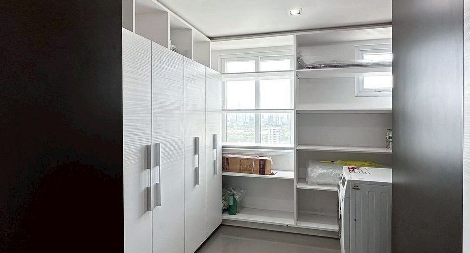 For rent and for sale 3 bedrooms condo in Khlong Toei, Bangkok