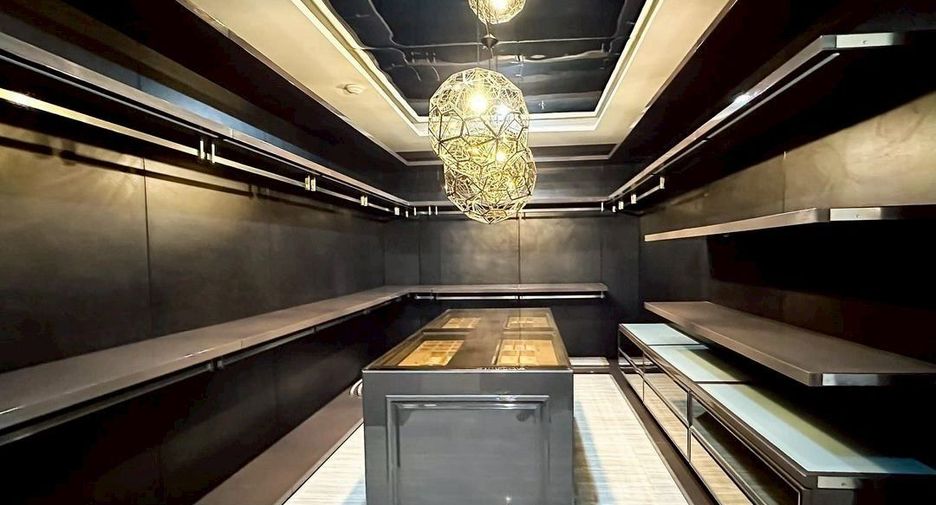 For rent and for sale 3 bedrooms condo in Khlong Toei, Bangkok