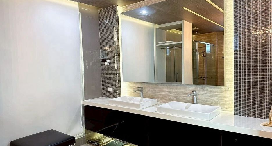 For rent and for sale 3 bedrooms condo in Khlong Toei, Bangkok