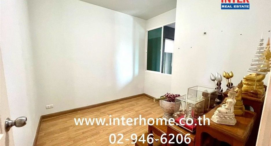 For sale 4 bedrooms townhouse in Khlong Sam Wa, Bangkok