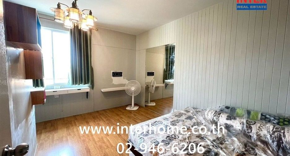For sale 4 bedrooms townhouse in Khlong Sam Wa, Bangkok