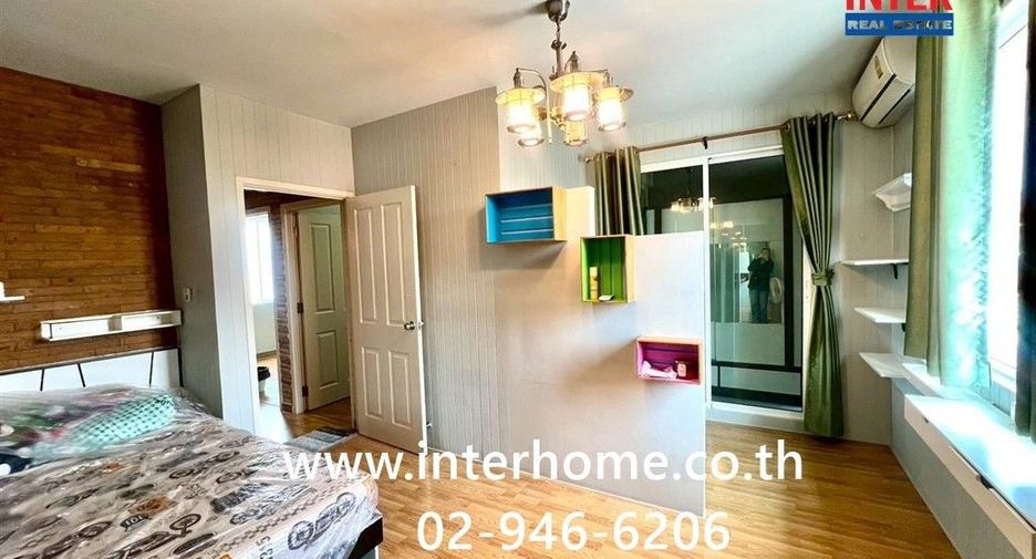 For sale 4 bedrooms townhouse in Khlong Sam Wa, Bangkok