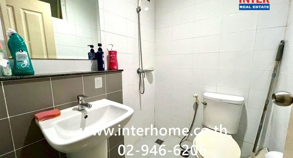 For sale 4 bedrooms townhouse in Khlong Sam Wa, Bangkok