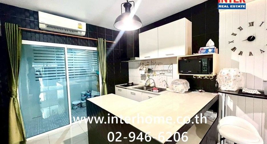 For sale 4 bedrooms townhouse in Khlong Sam Wa, Bangkok