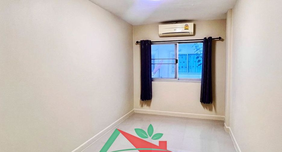 À vendre 3 chambres maison de ville à Sai Mai, Bangkok