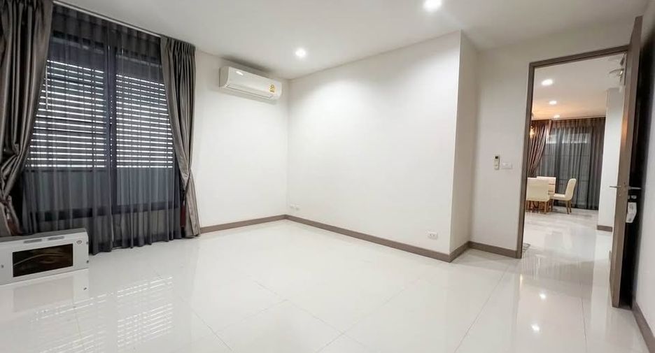 For sale 4 bedrooms house in Bang Bua Thong, Nonthaburi