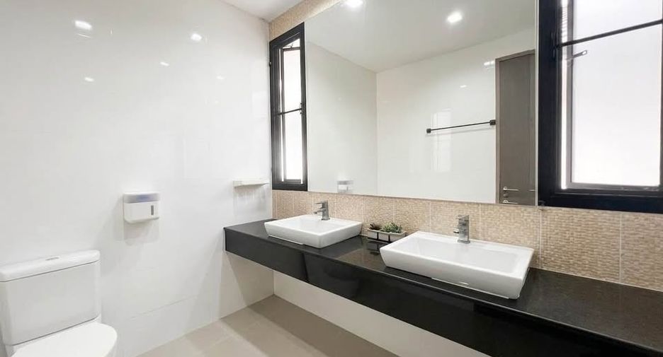 For sale 4 bedrooms house in Bang Bua Thong, Nonthaburi