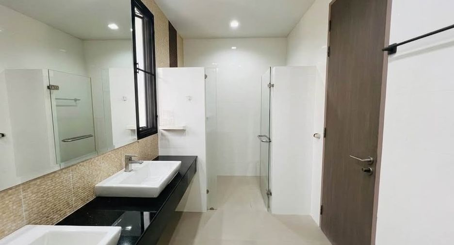 For sale 4 bedrooms house in Bang Bua Thong, Nonthaburi