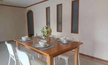 Condo en alquiler de 3 habitaciones en Watthana, Bangkok