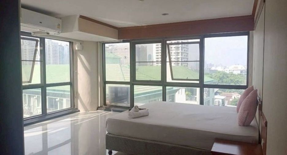 For rent 3 bedrooms condo in Watthana, Bangkok