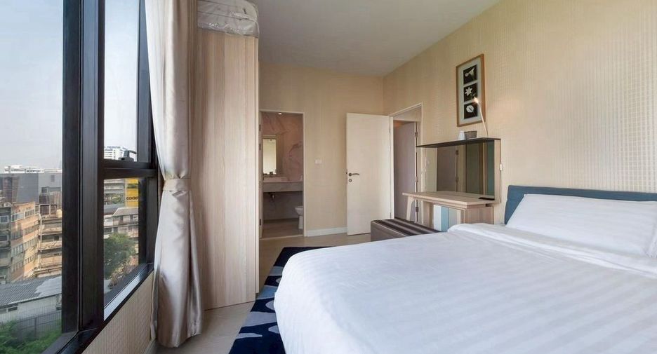 For rent 2 bedrooms condo in Watthana, Bangkok